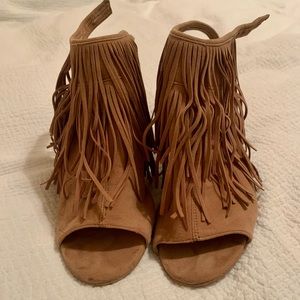 Vince Camuto fringe block heels! Size 9